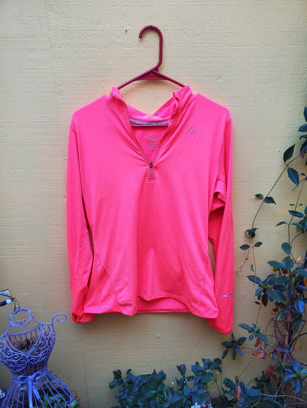 Nike Women's Bright Pink Quarter-Zip Hoodie Performance Top